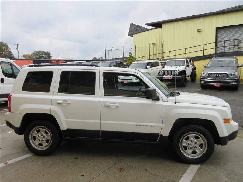 Used 2017 Jeep Patriot Sport w/ Power Value Group FWD image 11