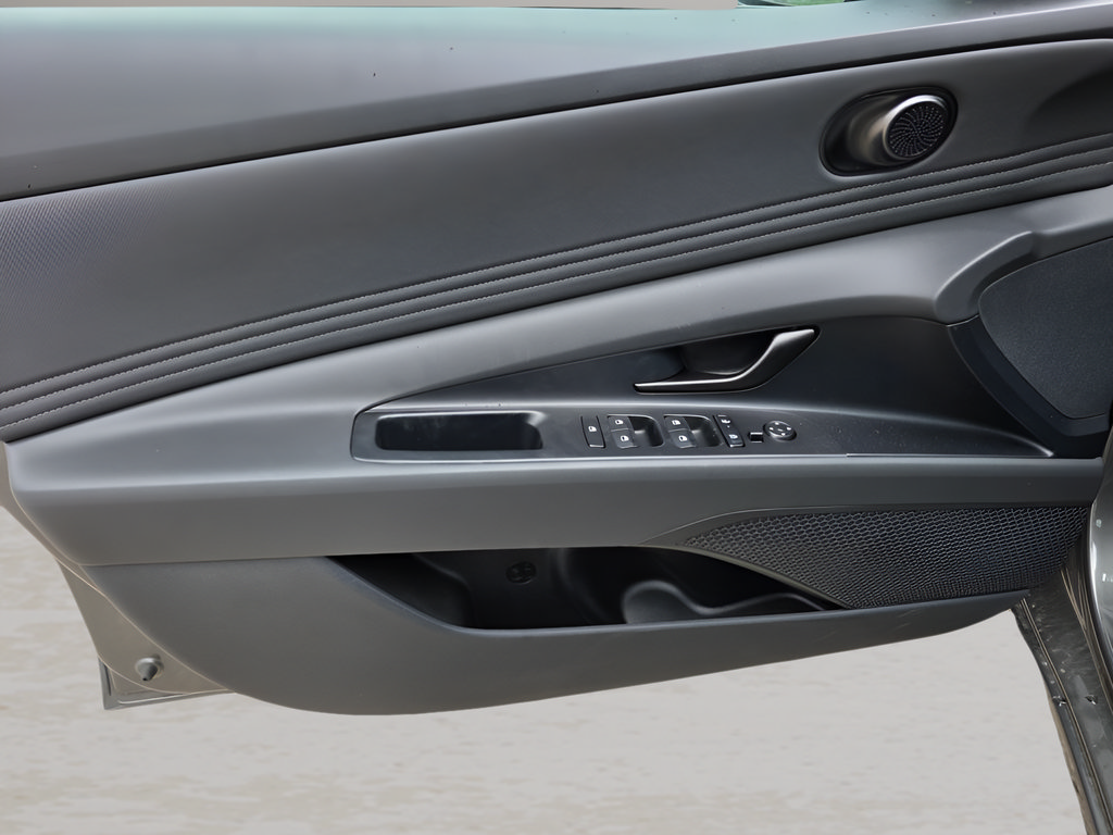 New 2026 Hyundai Elantra Sport FWD image 12
