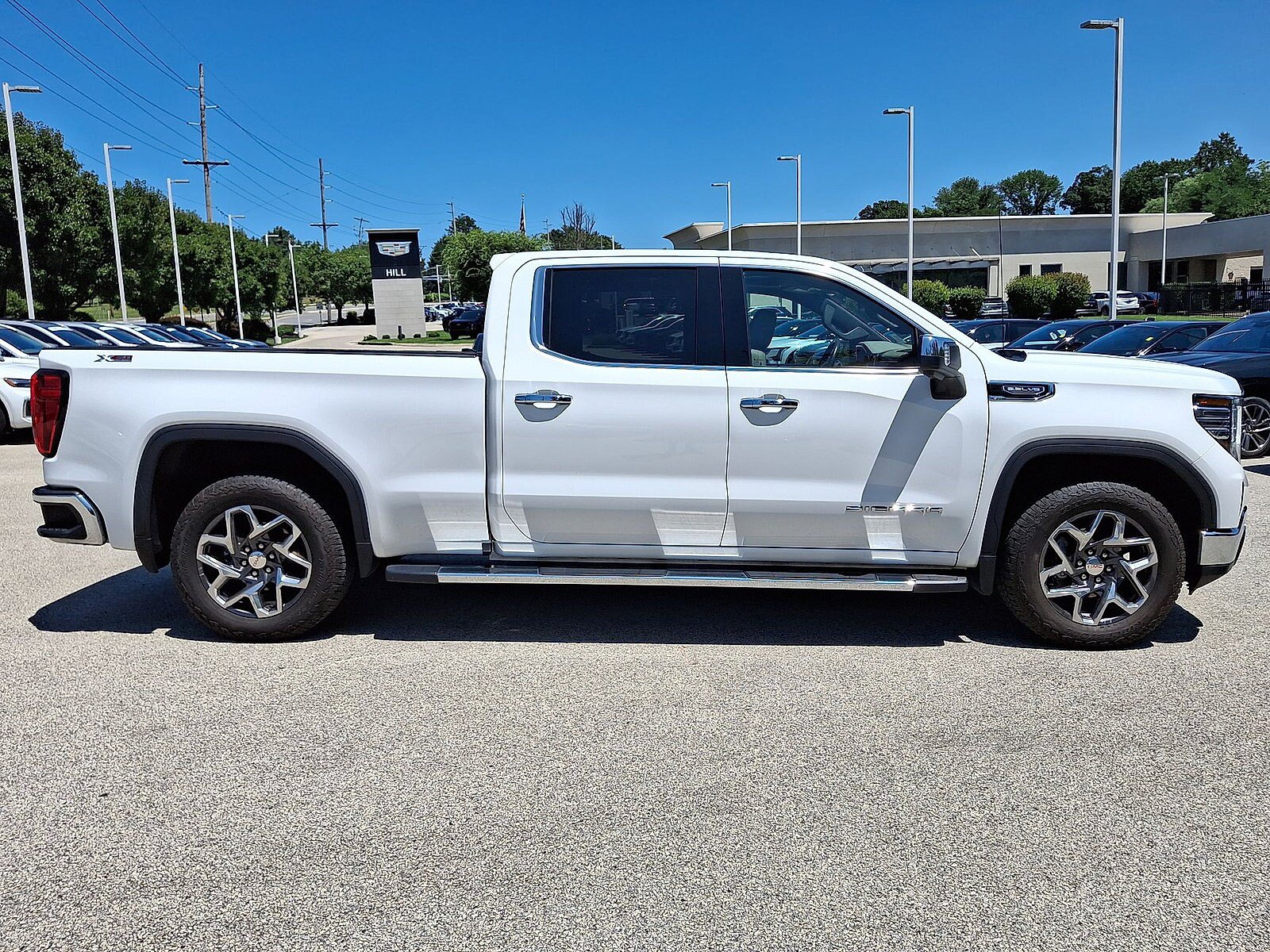 Used 2022 GMC Sierra 1500 SLT w/ SLT Premium Plus Package AWD/4WD image 25
