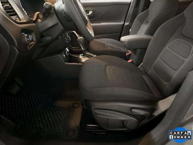 Used 2022 Jeep Renegade Latitude AWD/4WD image 21
