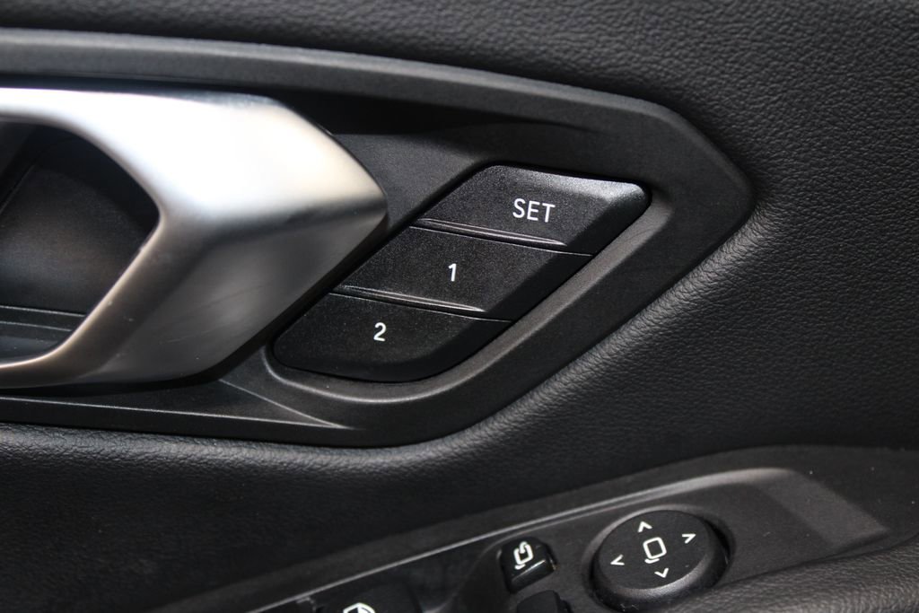 Used 2024 BMW 330e image 39