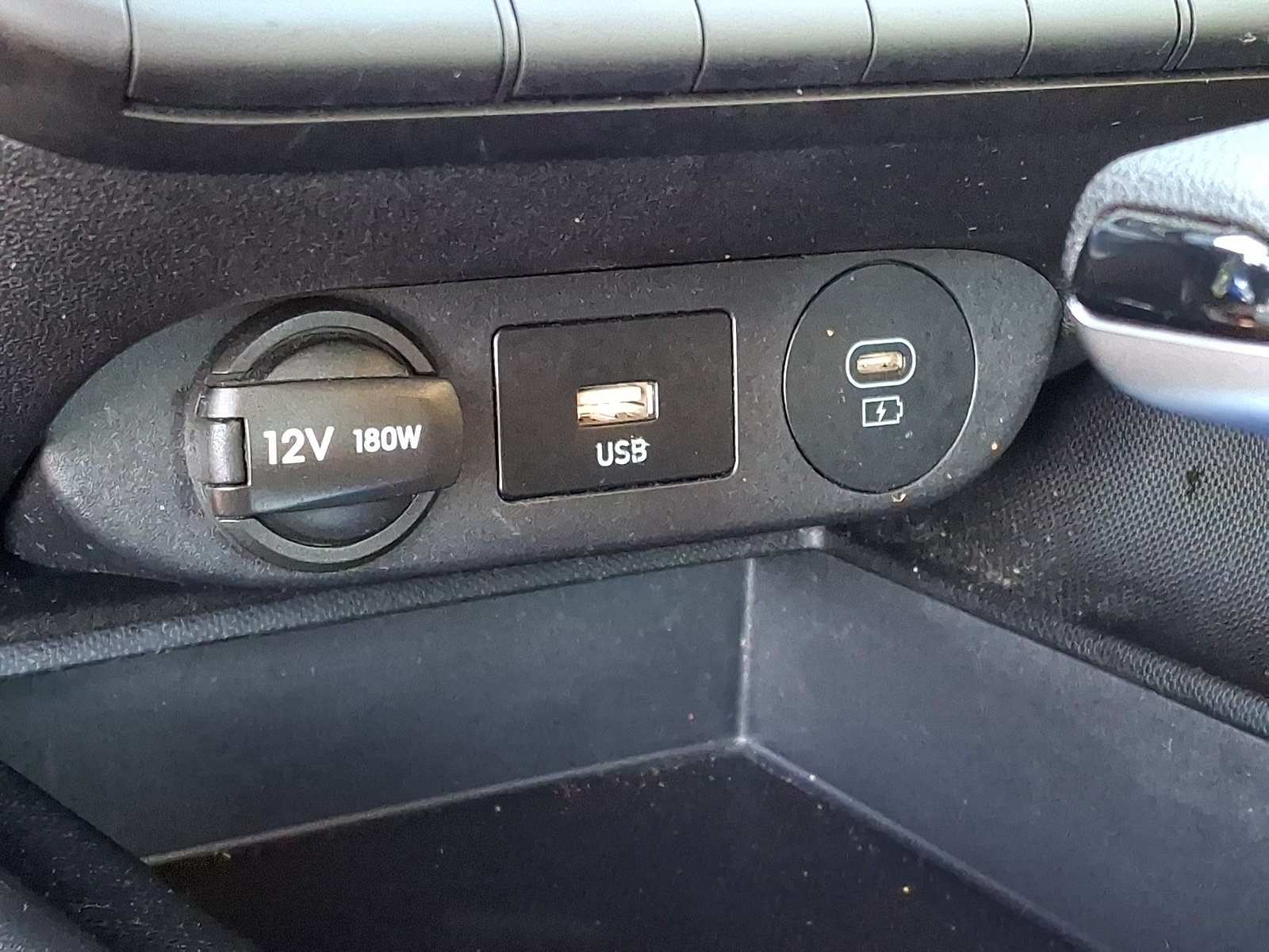 Certified 2024 Hyundai Elantra SE FWD image 18