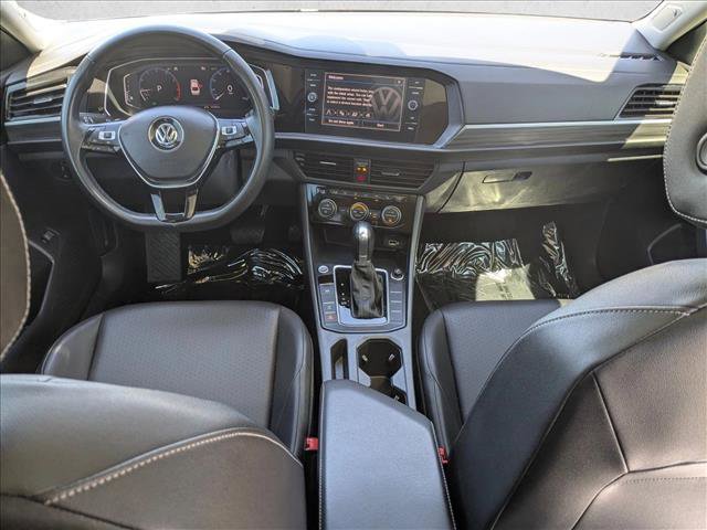 Used 2019 Volkswagen Jetta SEL w/ Cold Weather Package image 17