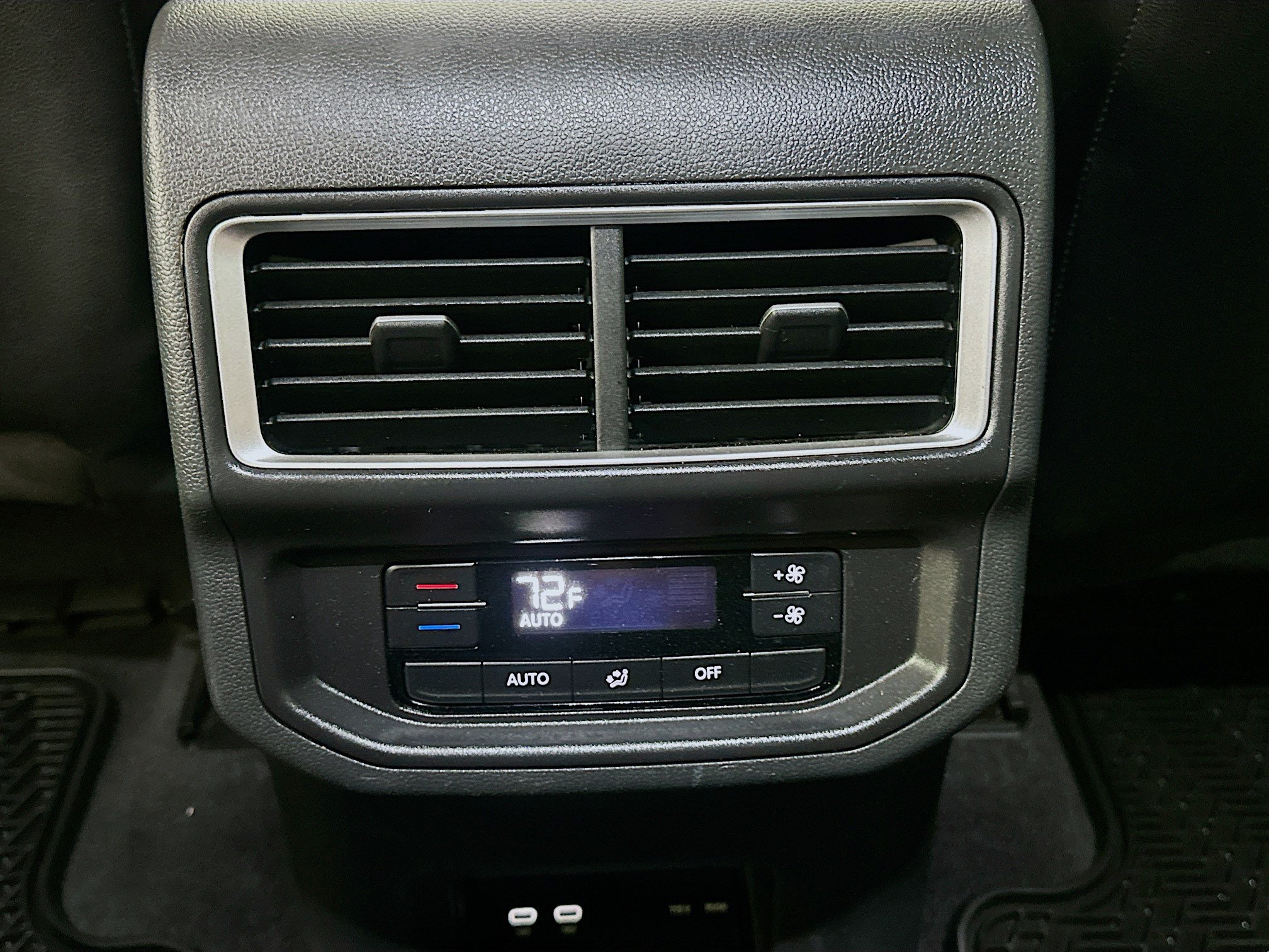 Used 2024 Volkswagen Atlas SE w/ Black Wheel Package FWD image 28