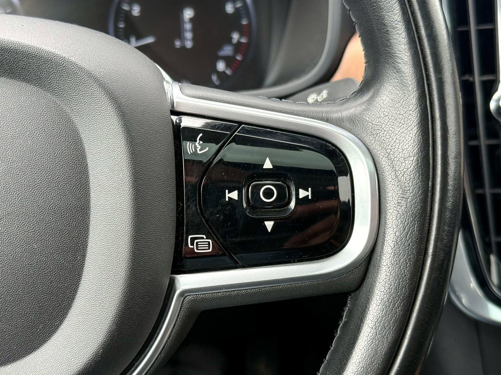 Used 2017 Volvo S90 T6 Inscription w/ Vision Package AWD/4WD image 28