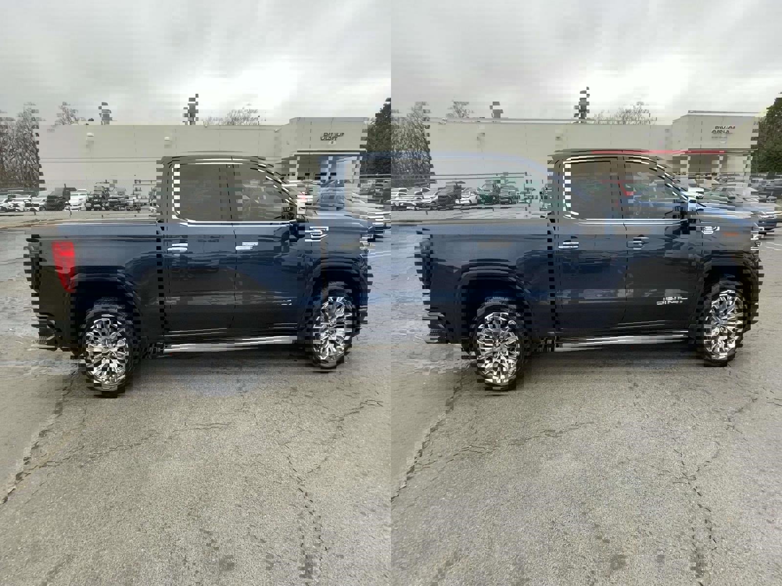 Used 2022 GMC Sierra 1500 Denali w/ Denali Reserve Package image 9