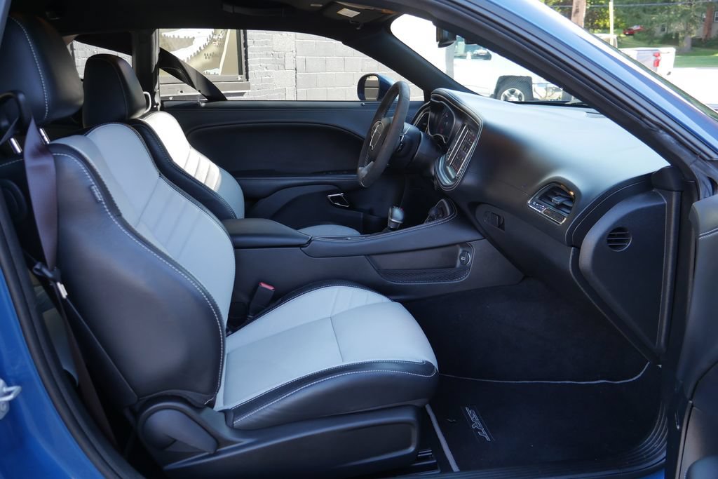 Used 2022 Dodge Challenger SRT Hellcat RWD image 11