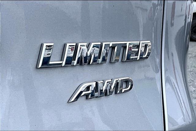 Used 2020 Toyota RAV4 Limited image 23