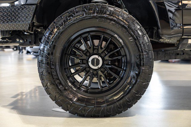 Used 2022 Ford F250 Platinum w/ FX4 Off-Road Package AWD/4WD image 24