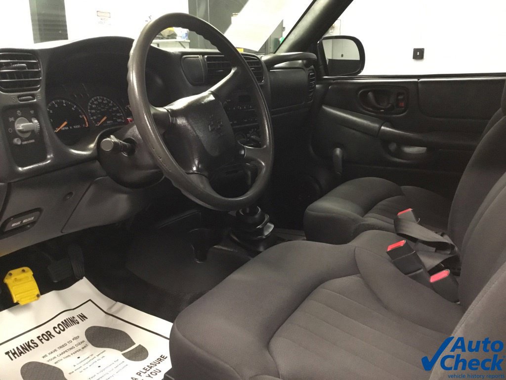 Used 2003 Chevrolet S10 Pickup 2WD Regular Cab image 20