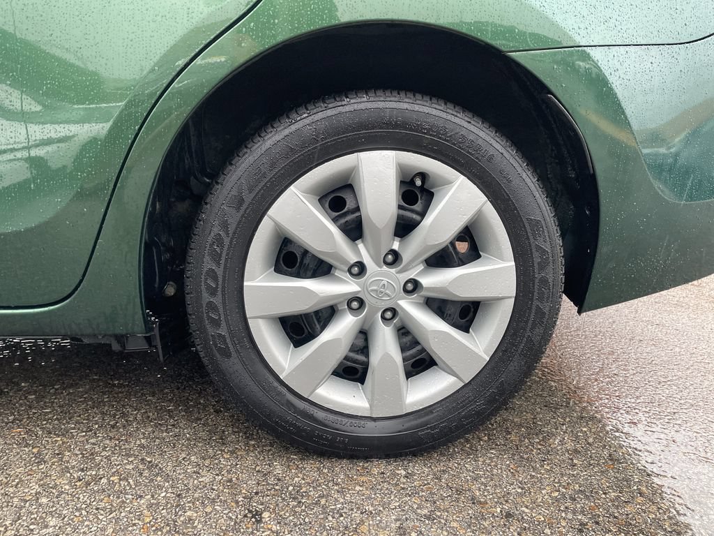 Used 2015 Toyota Corolla LE FWD image 10
