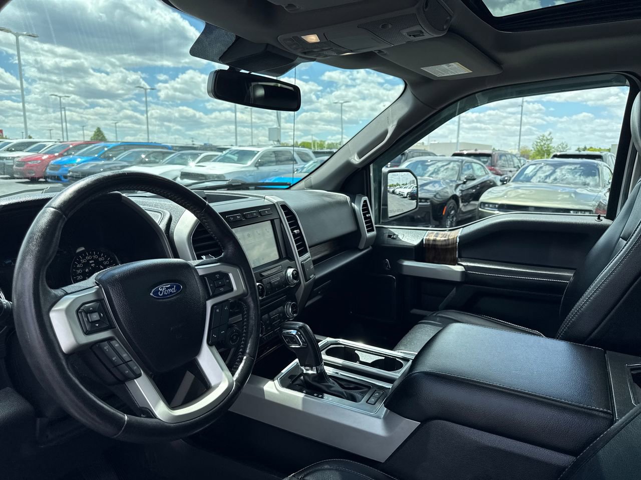 Used 2018 Ford F150 Lariat w/ Equipment Group 502A Luxury AWD/4WD image 12