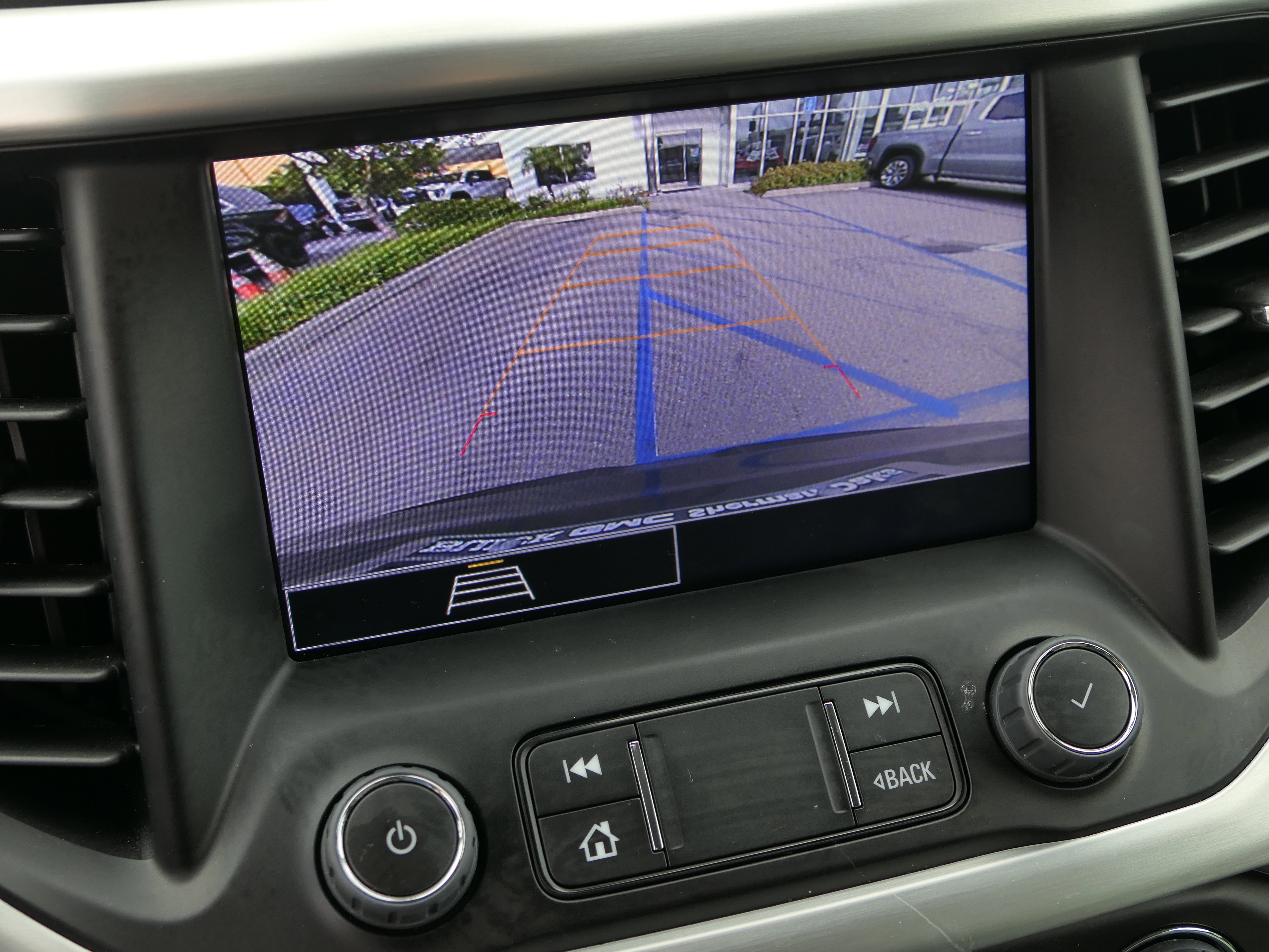 Used 2023 GMC Acadia SLE w/ Driver Convenience Package FWD image 20