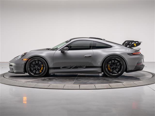 Used 2022 Porsche 911 GT3 RWD image 2