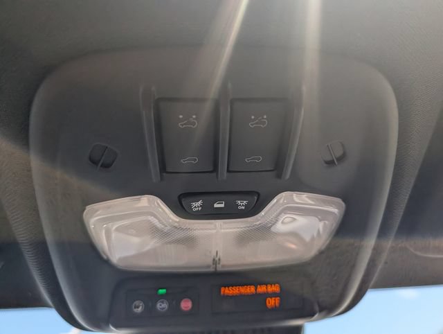 Used 2024 Chevrolet Colorado ZR2 w/ ZR2 Convenience Package III AWD/4WD image 34