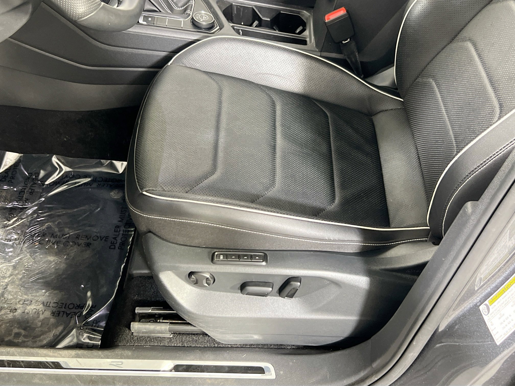 Used 2022 Volkswagen Tiguan SEL R-Line AWD/4WD image 19