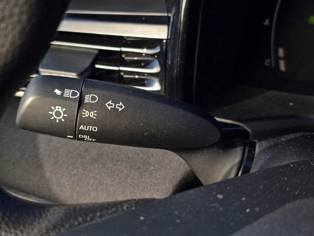 Used 2025 Toyota Camry LE FWD image 38