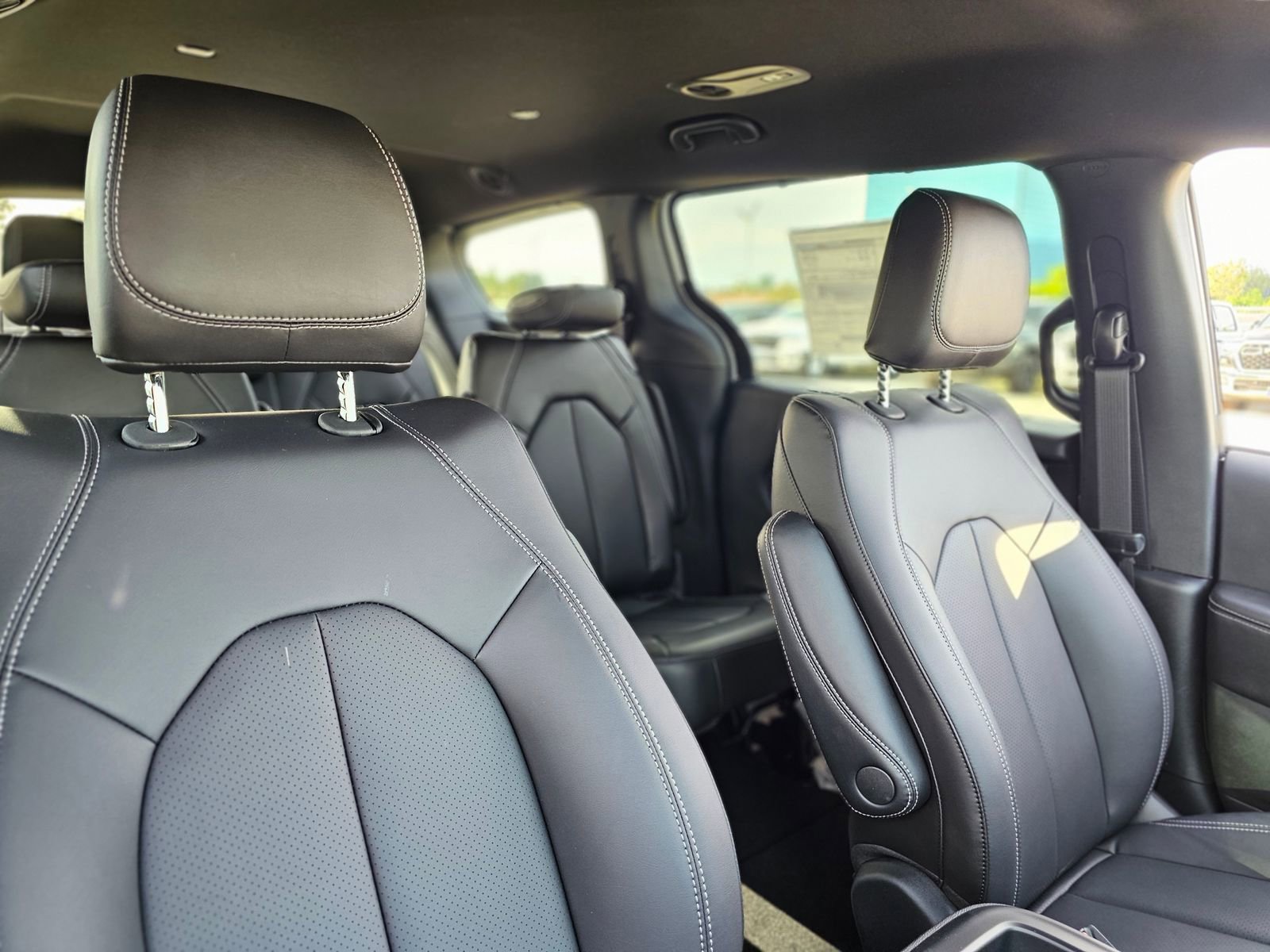 New 2026 Chrysler Voyager LX FWD image 25
