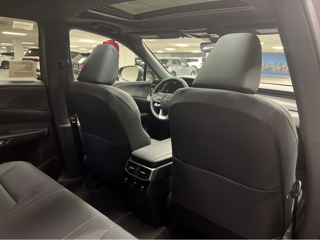 New 2026 Lexus RX 450h AWD image 22