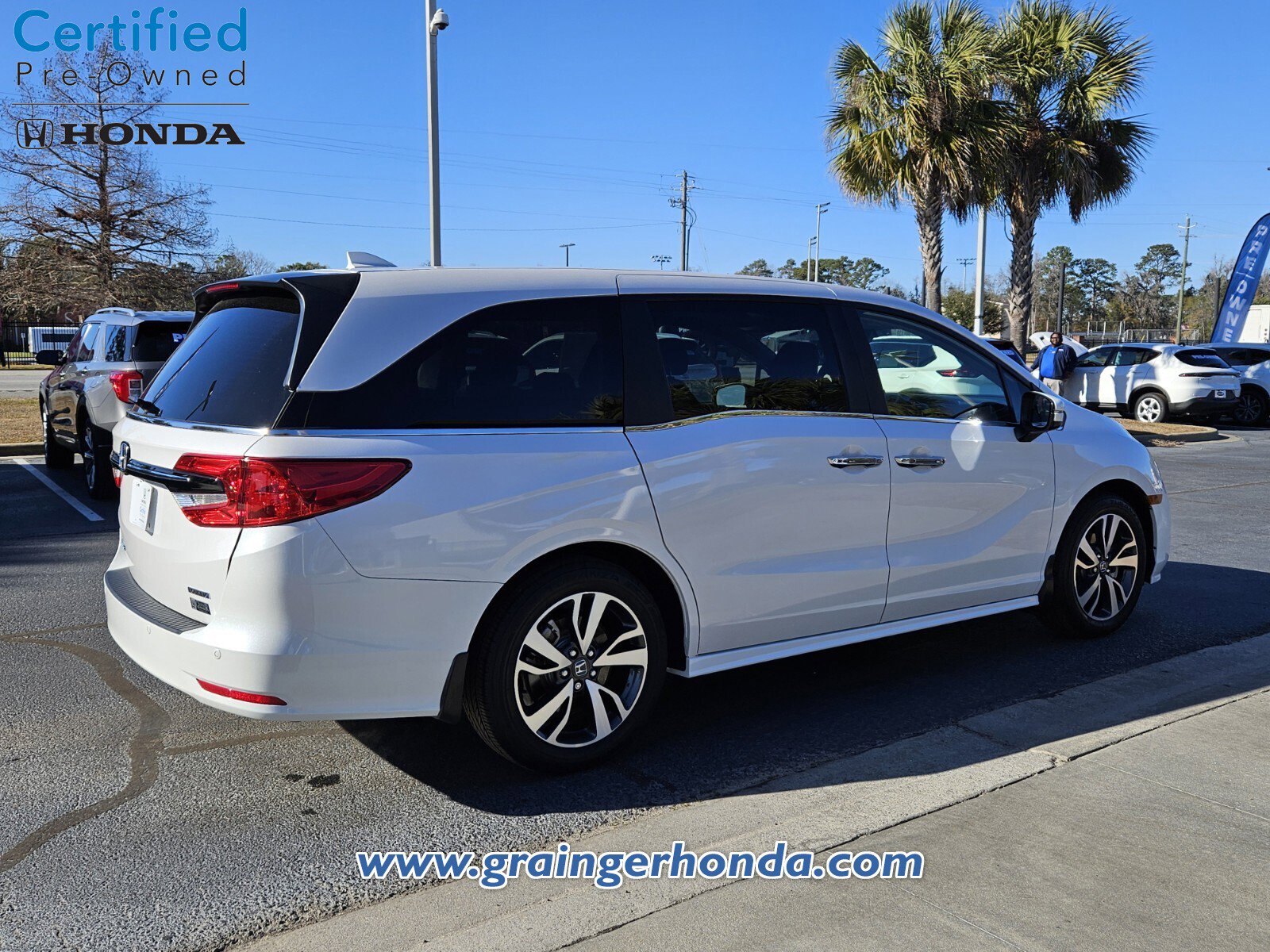 Certified 2024 Honda Odyssey Touring image 5