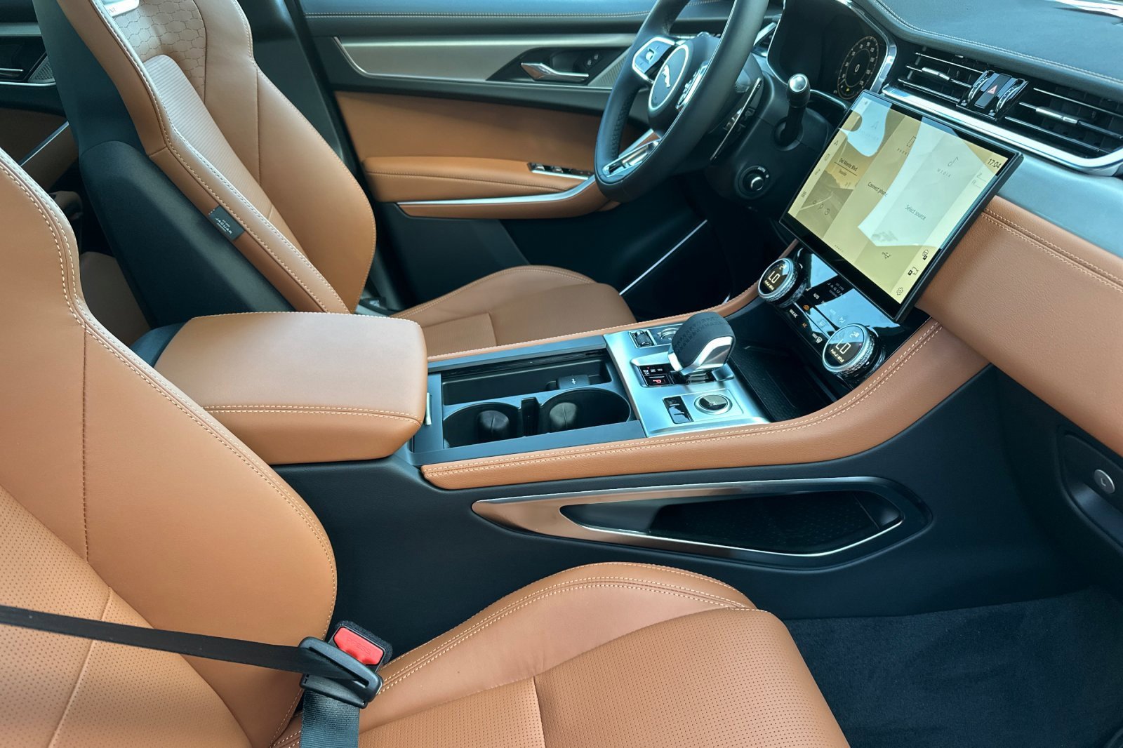 New 2026 Jaguar F-PACE R-Dynamic S image 14