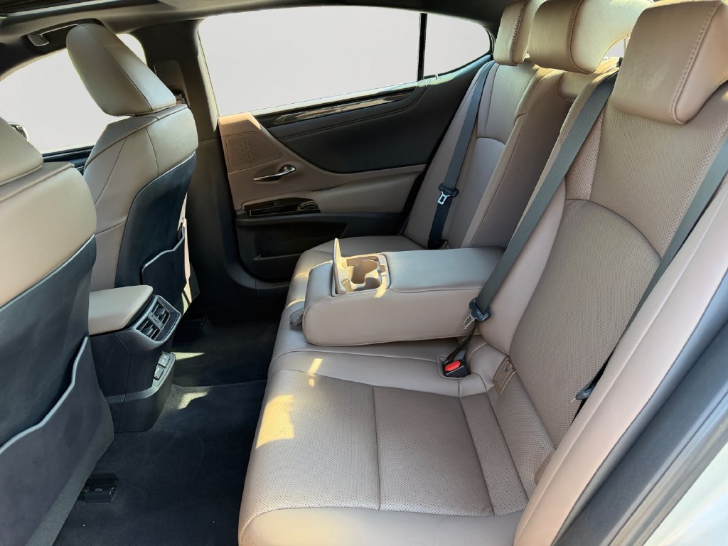 Certified 2023 Lexus ES 350 w/ Accessory Package (Z2) FWD image 11