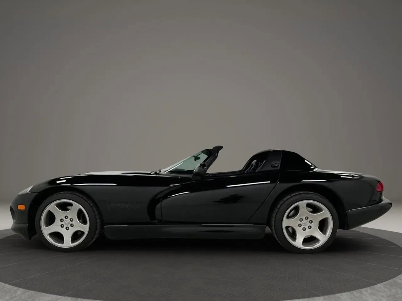 Used 2000 Dodge Viper RT/10 RWD image 2