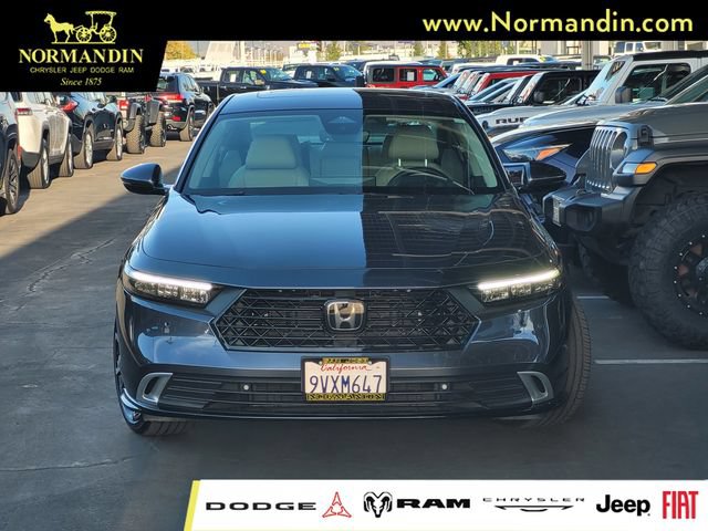 Used 2025 Honda Accord Touring image 2