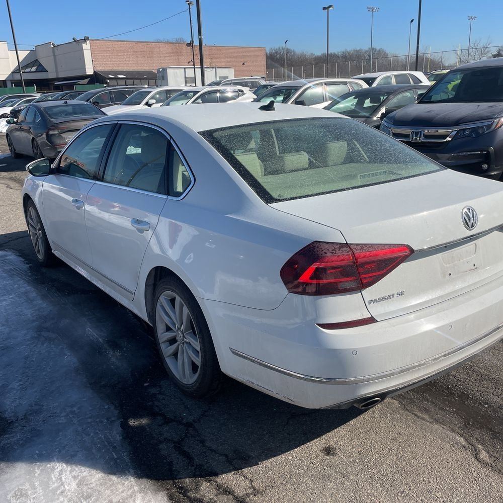 Used 2017 Volkswagen Passat 1.8T SE image 4
