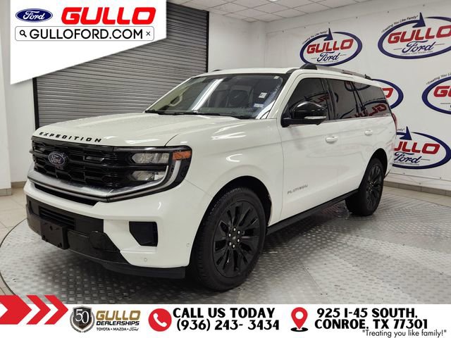 Used 2025 Ford Expedition Platinum w/ Driver's Package AWD/4WD image 3