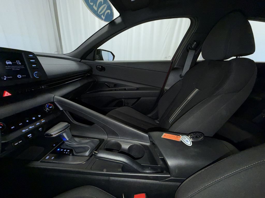 Used 2025 Hyundai Elantra Sport image 20