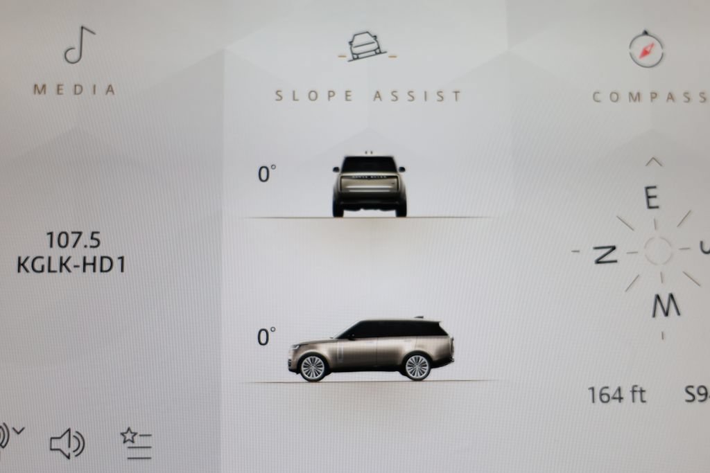 Used 2024 Land Rover Range Rover SE AWD/4WD image 84
