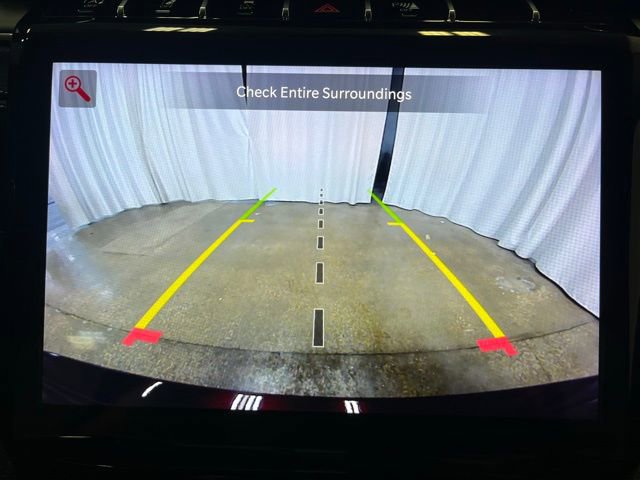 Used 2023 Jeep Grand Cherokee Limited w/ Black Appearance Package image 24