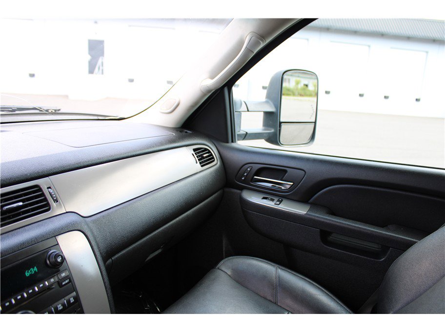 Used 2013 Chevrolet Silverado 2500 LTZ w/ LTZ Plus Package image 30