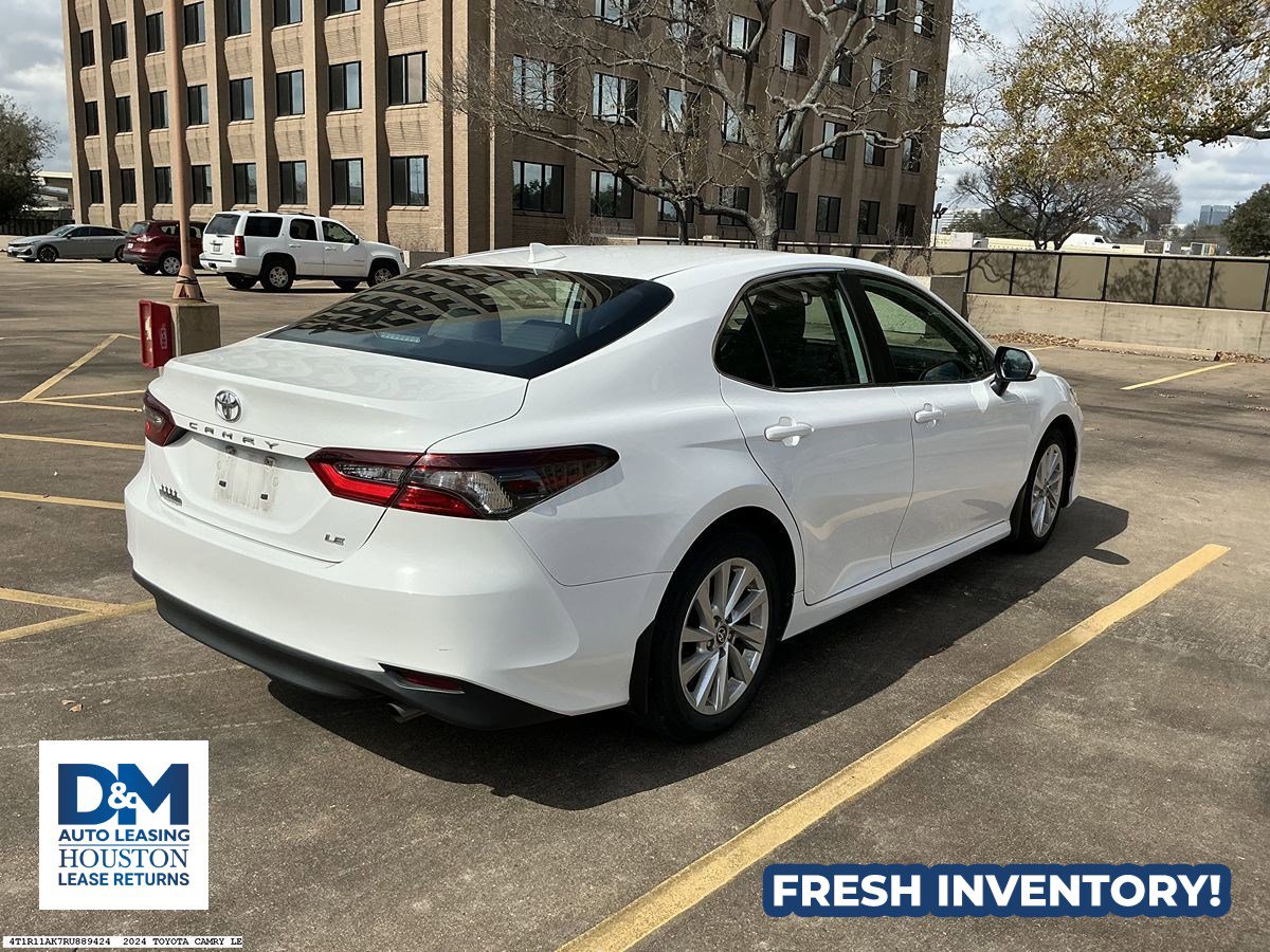 Used 2024 Toyota Camry LE image 5
