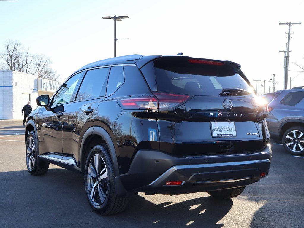 Used 2023 Nissan Rogue SL w/ SL Premium Package image 5