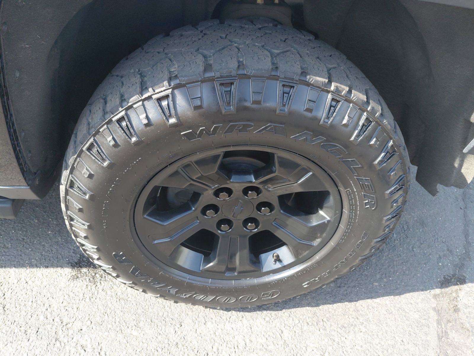 Used 2017 Chevrolet Silverado 1500 LTZ Z71 w/ LTZ Plus Package image 22