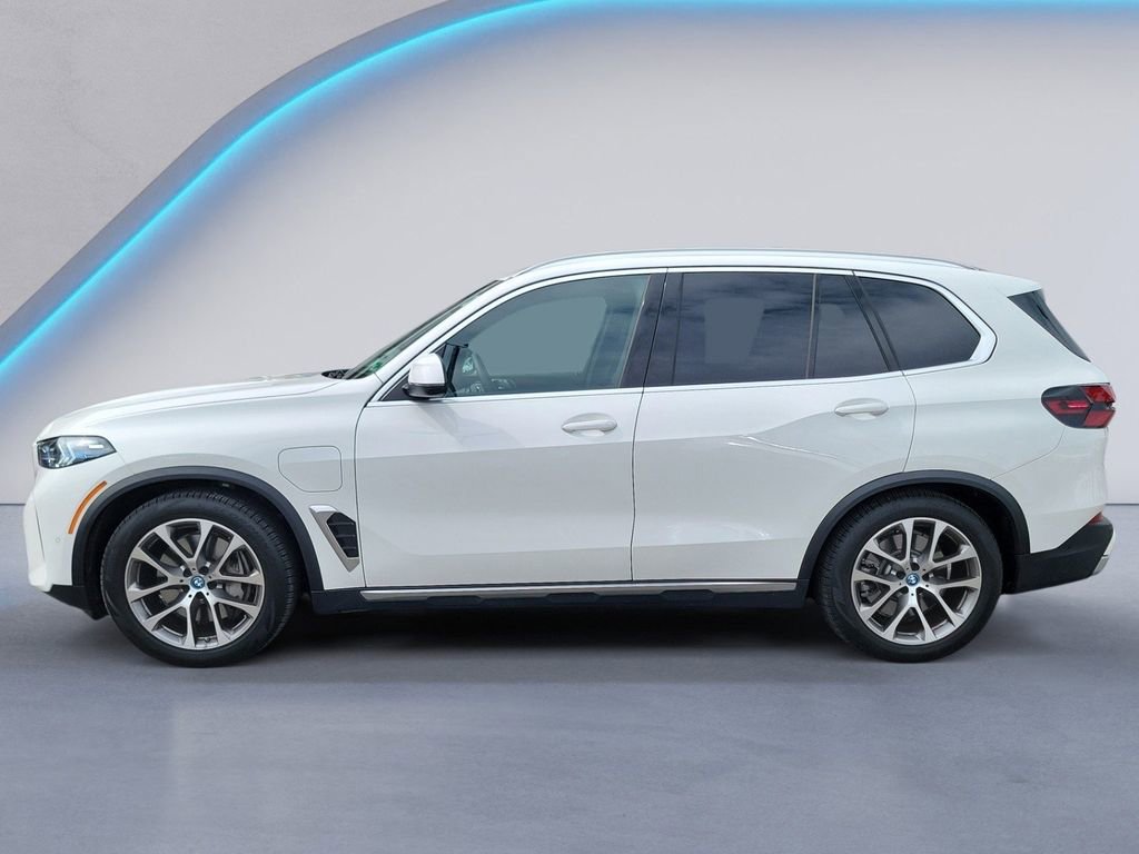 Certified 2025 BMW X5 xDrive50e w/ Premium Package image 6