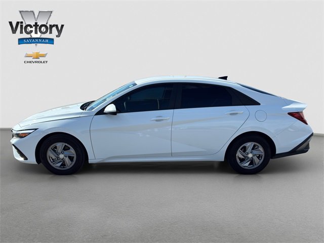 Used 2025 Hyundai Elantra SE w/ Cargo Package image 4