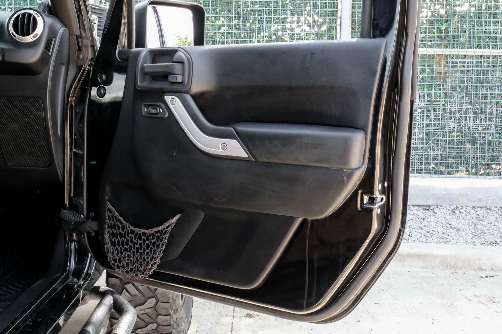 Used 2013 Jeep Wrangler Unlimited Rubicon w/ Connectivity Group AWD/4WD image 47