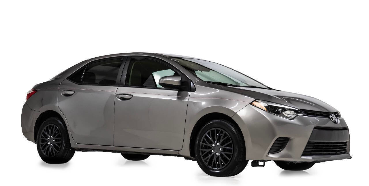 Used 2016 Toyota Corolla LE image 1
