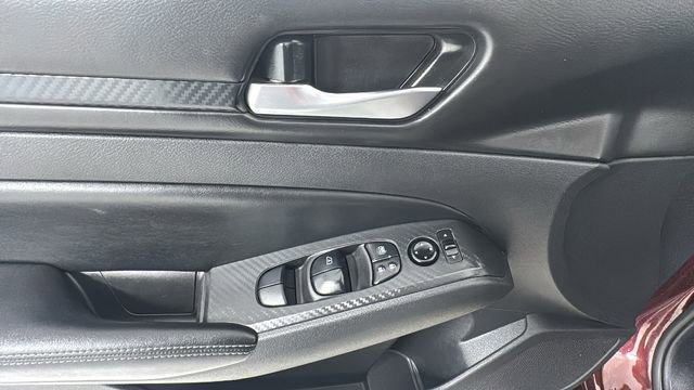 Certified 2024 Nissan Altima 2.5 SV FWD image 17