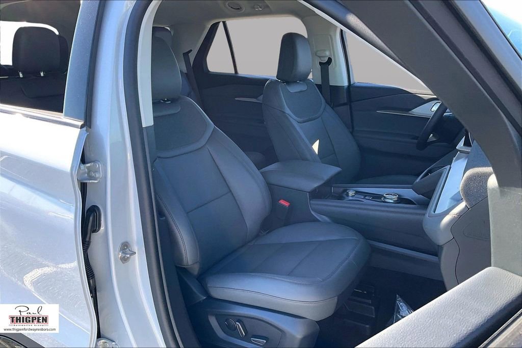 New 2026 Ford Explorer Active w/ Active Comfort Package image 8