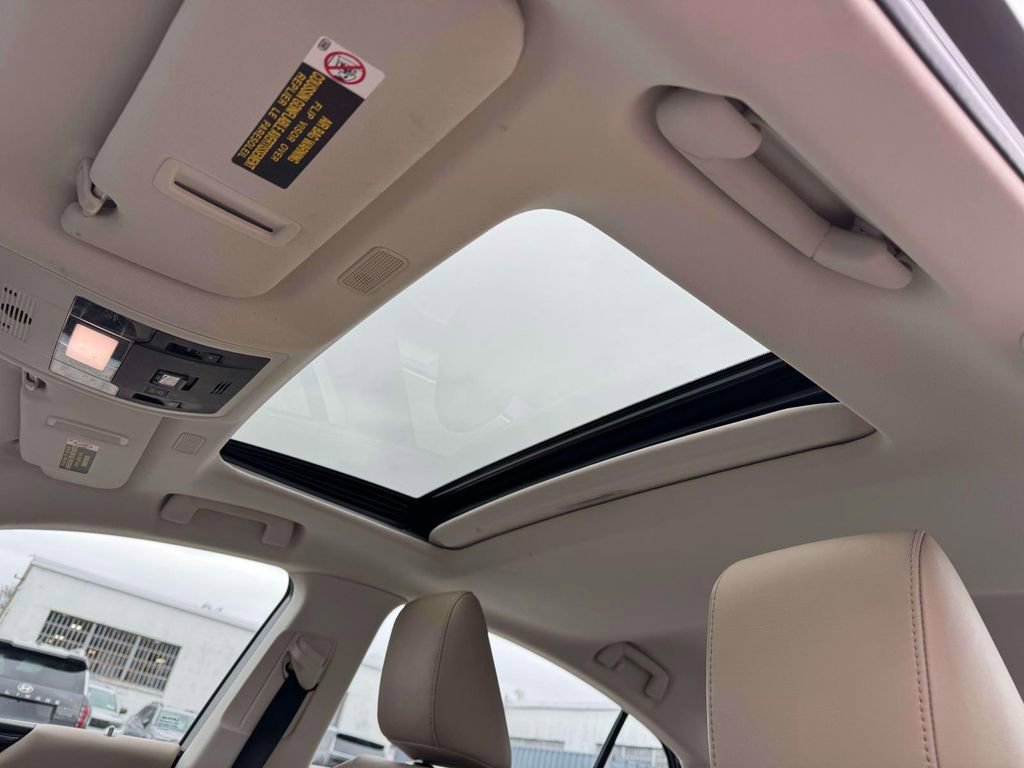 Used 2021 Lexus ES 300h w/ Premium Package FWD image 21