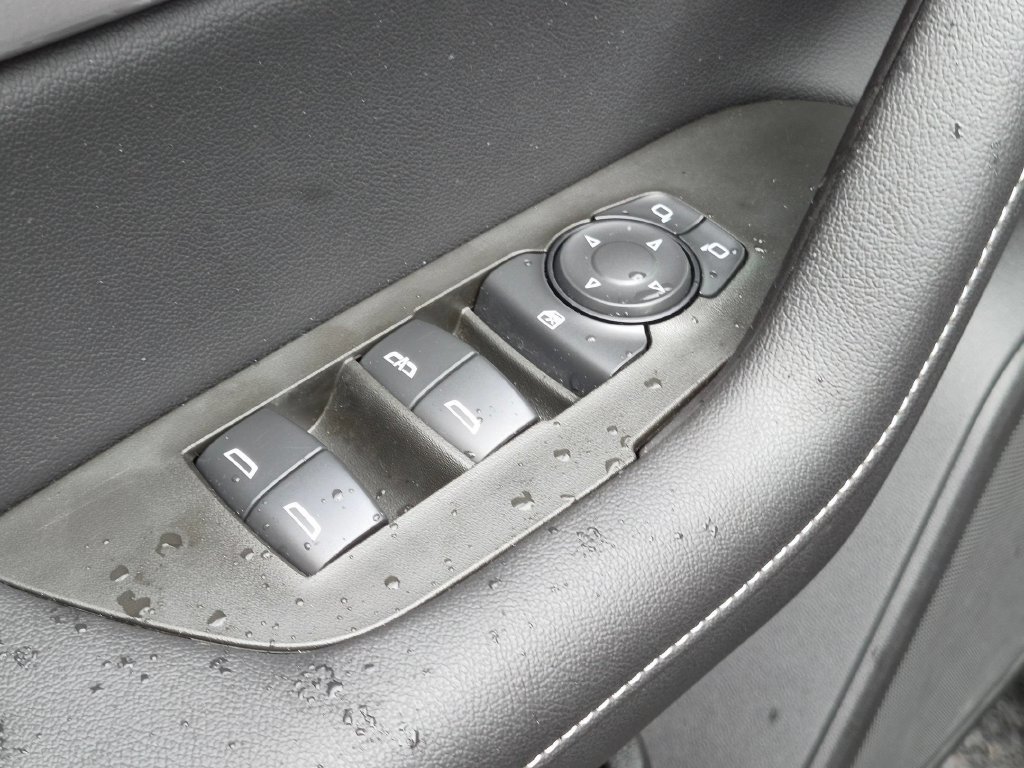 Used 2025 Chevrolet Blazer LT AWD/4WD image 13