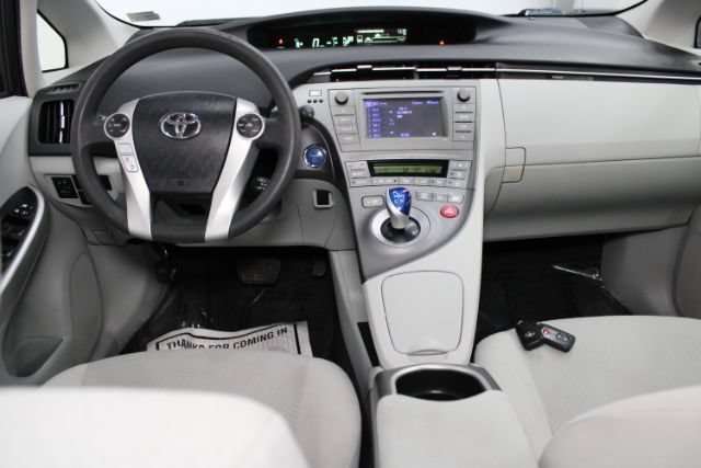 Used 2014 Toyota Prius Two FWD image 2
