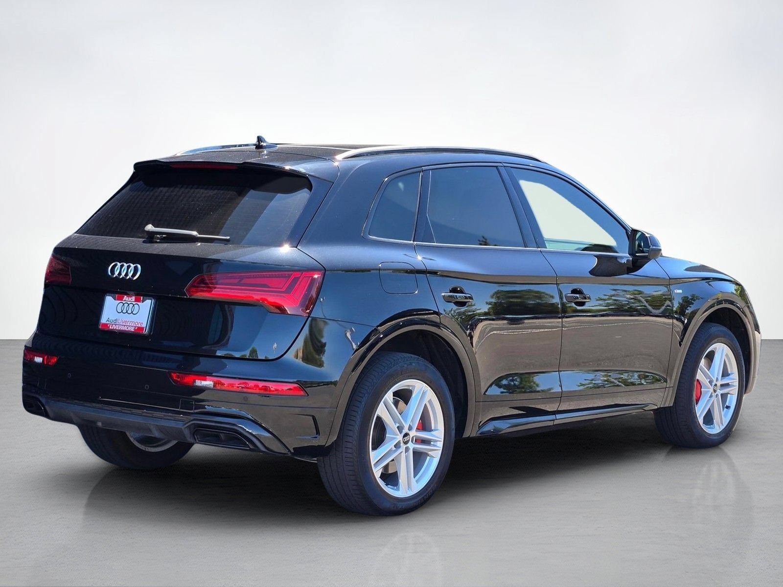 Used 2023 Audi Q5 e Premium w/ Convenience Package AWD/4WD image 7