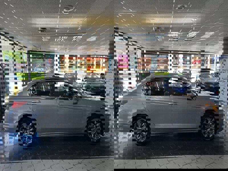 Used 2012 Honda Accord EX-L image 5