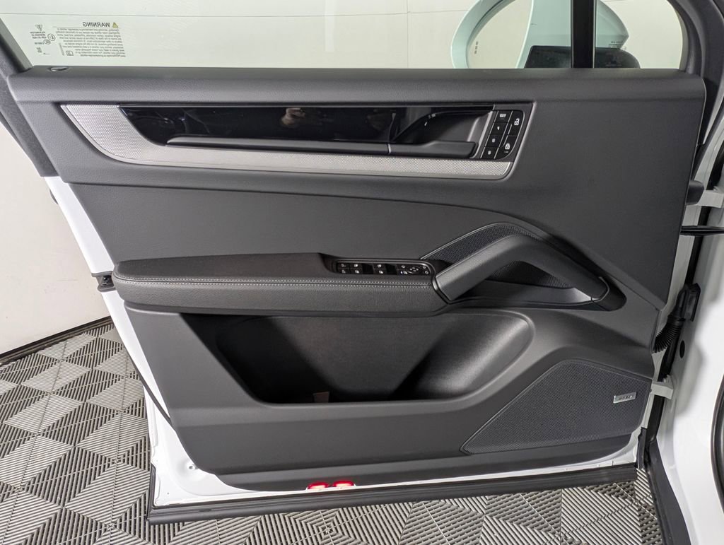 New 2026 Porsche Cayenne Coupe image 25