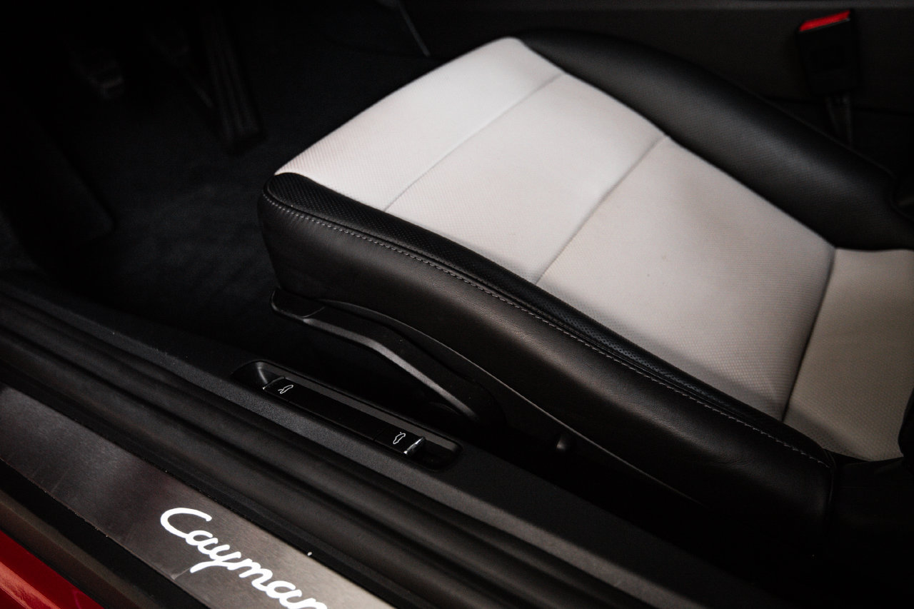 Certified 2024 Porsche 718 Cayman RWD image 14
